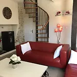 Le Relais De La Chouette Oda ve Kahvaltı Berson