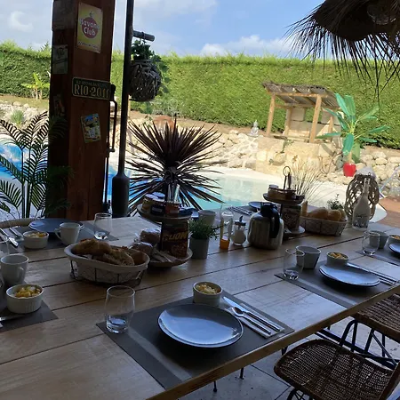 Le Relais De La Chouette Bed and Breakfast Berson